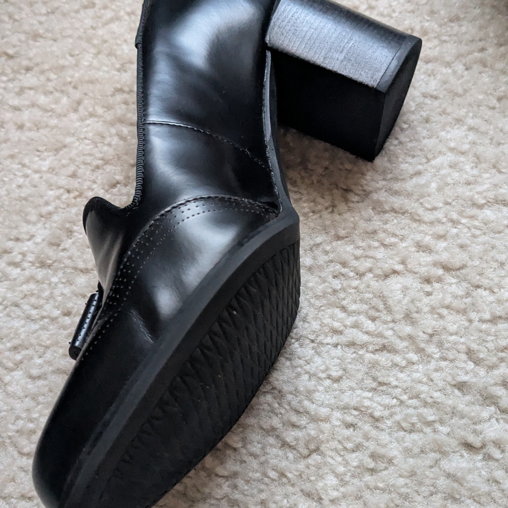 Clarks Classic Black Tassel Loafers - Women 7 M - Picture 7 of 8